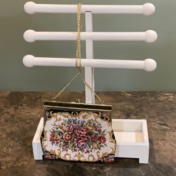 Vintage tapestry woman’s purse with shoulder chain - Picture 1 of 5